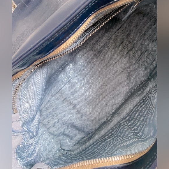 😱 PRADA Authentic Leather Tessuto Buckle Crossbody Bag With 2 Zip Pockets!😍 - Picture 8 of 14